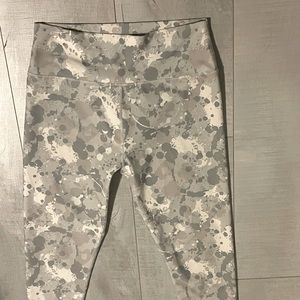 NWOT SAGE White and grey workout leggings